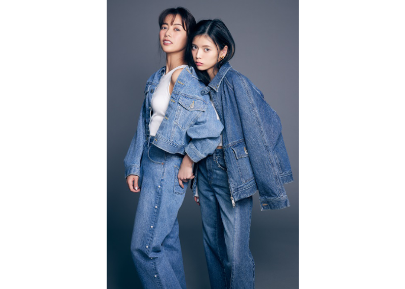 ジーンズブランド「SOMETHING」45周年　モデルの中林美和さん、kanonさん母娘とのコラボデニム誕生